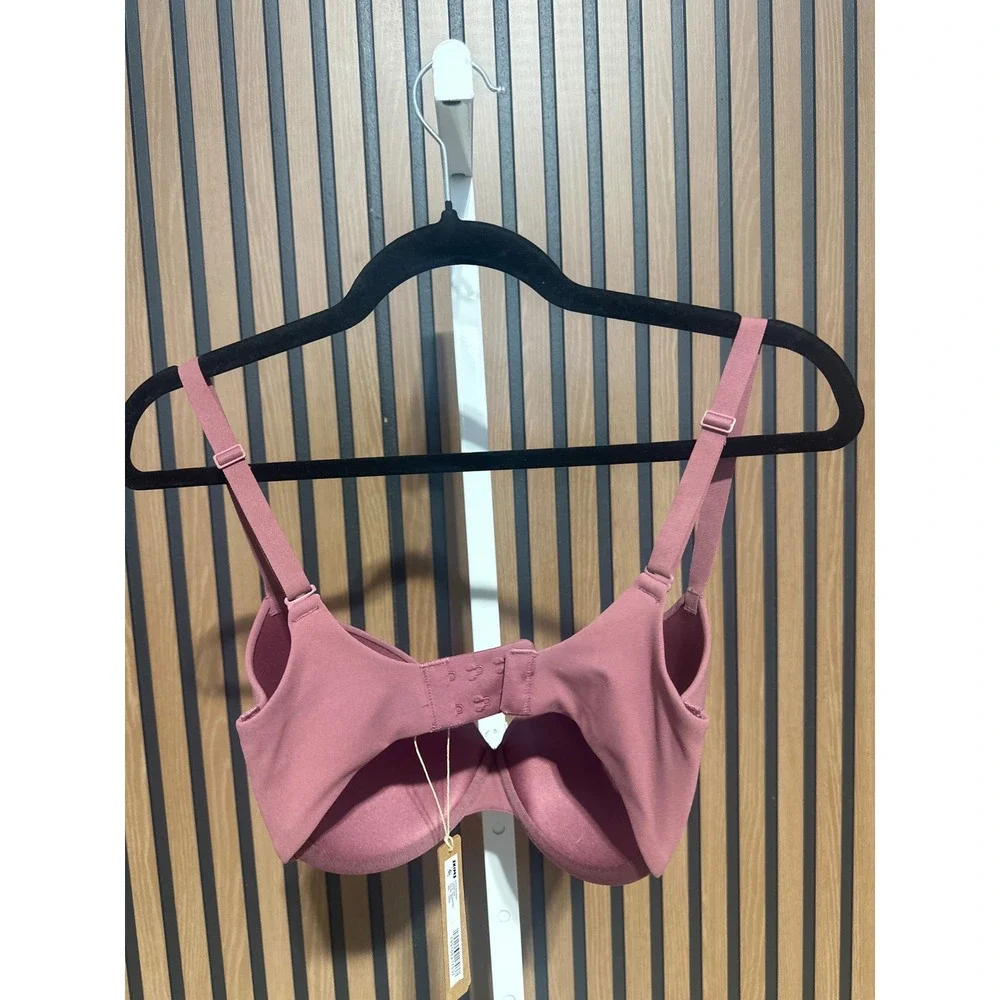 SKIMS NWT Fits Everybody T-shirt Bra - Size 32DDD